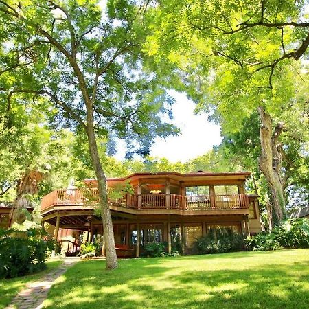 The River Haven - Sleeps 32 - On Guadalupe River Seguin Buitenkant foto