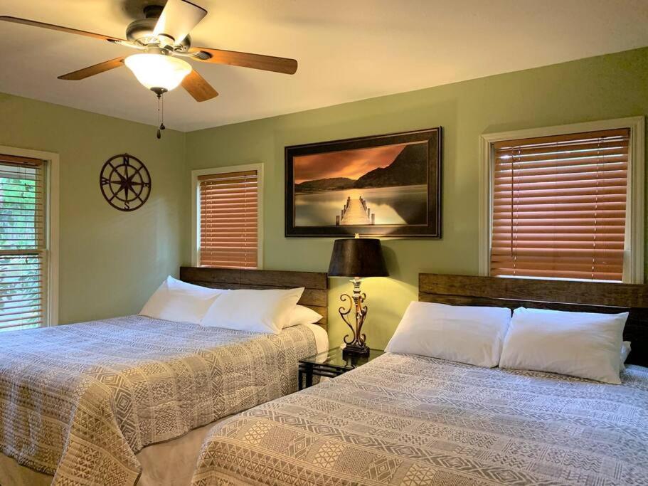 The River Haven - Sleeps 32 - On Guadalupe River Seguin Buitenkant foto
