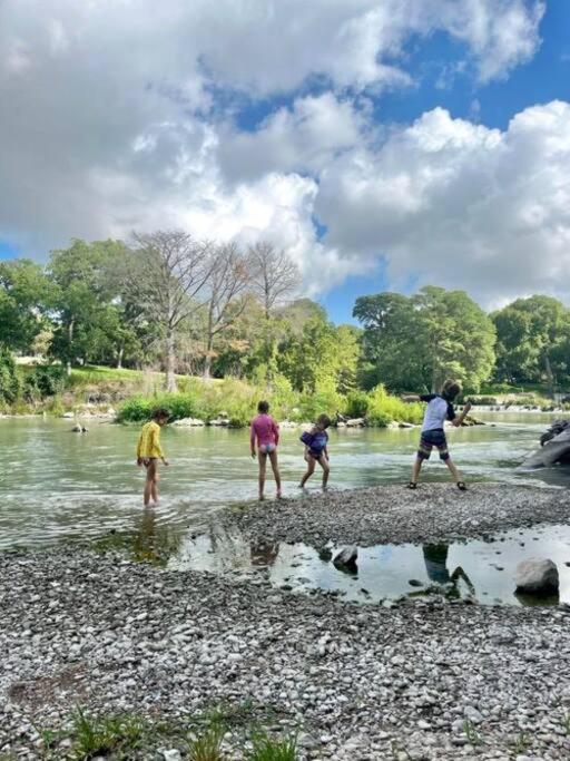 The River Haven - Sleeps 32 - On Guadalupe River Seguin Buitenkant foto