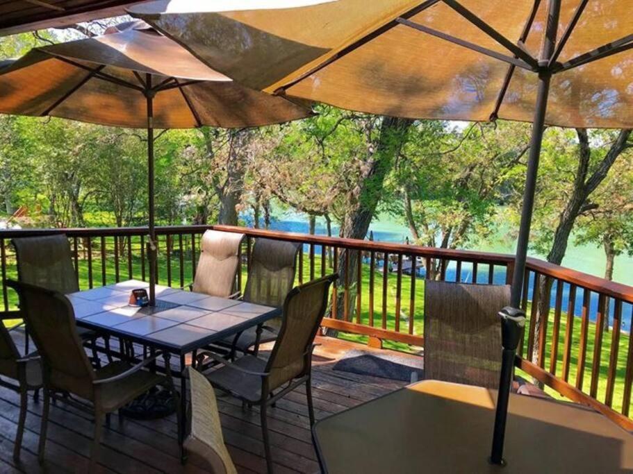 The River Haven - Sleeps 32 - On Guadalupe River Seguin Buitenkant foto