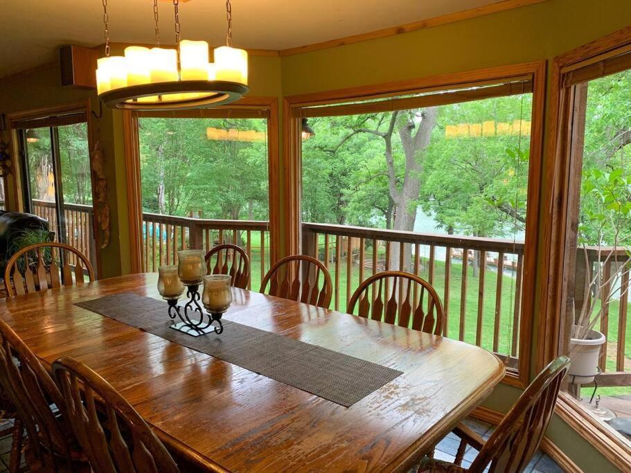 The River Haven - Sleeps 32 - On Guadalupe River Seguin Buitenkant foto