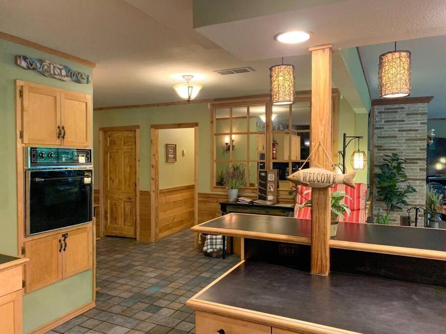 The River Haven - Sleeps 32 - On Guadalupe River Seguin Buitenkant foto