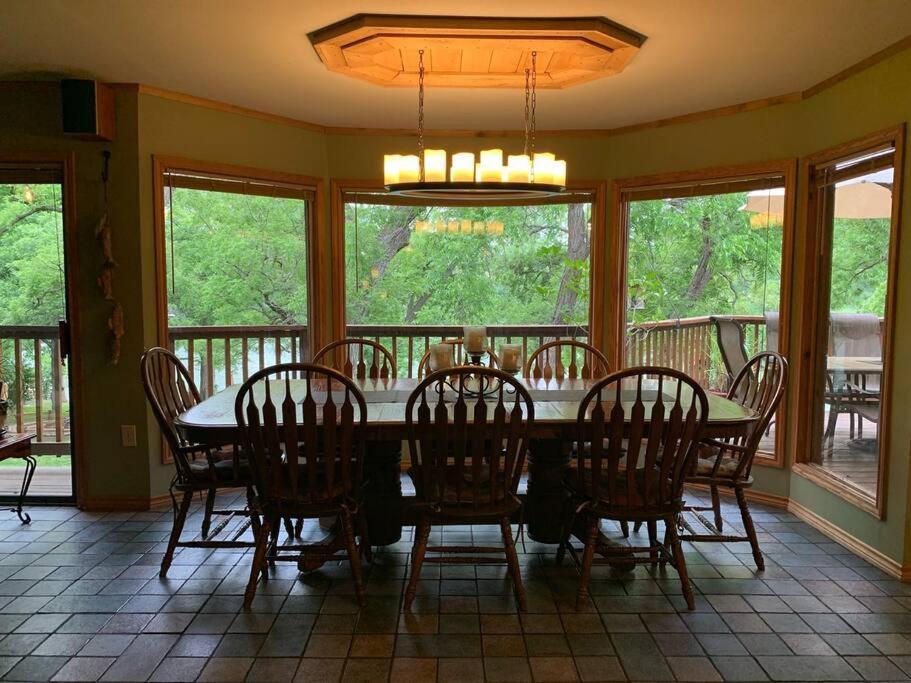 The River Haven - Sleeps 32 - On Guadalupe River Seguin Buitenkant foto