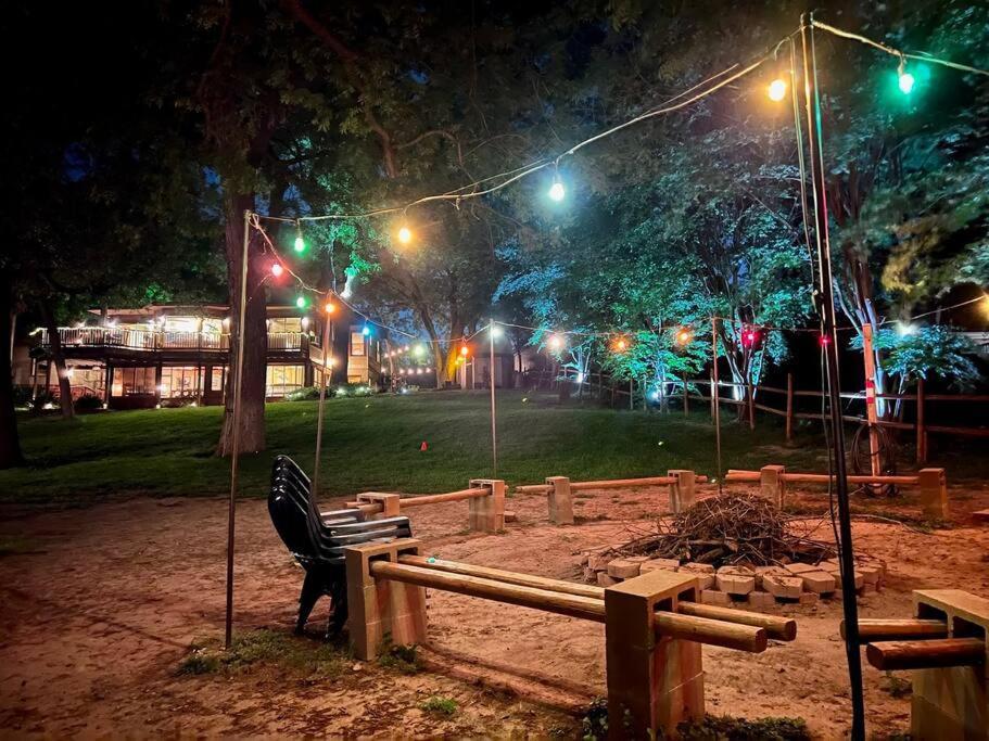 The River Haven - Sleeps 32 - On Guadalupe River Seguin Buitenkant foto