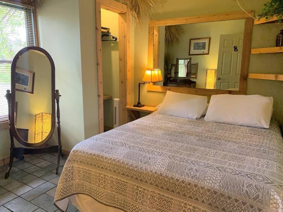 The River Haven - Sleeps 32 - On Guadalupe River Seguin Buitenkant foto