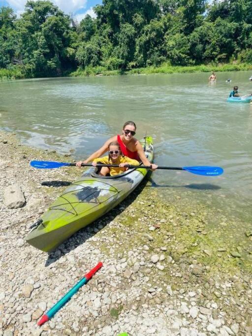 The River Haven - Sleeps 32 - On Guadalupe River Seguin Buitenkant foto
