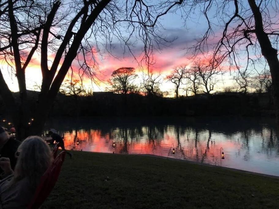 The River Haven - Sleeps 32 - On Guadalupe River Seguin Buitenkant foto