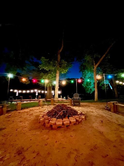 The River Haven - Sleeps 32 - On Guadalupe River Seguin Buitenkant foto
